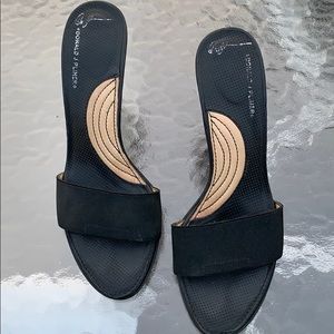 Donald J Pliner Ceil Pumps